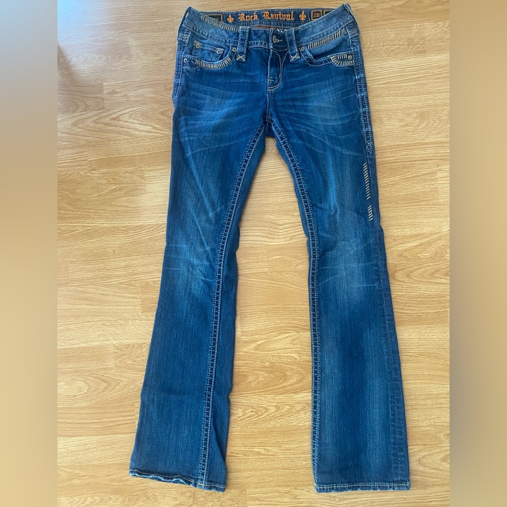 Size 26 rock revival jeans. Maybe have been worn once.